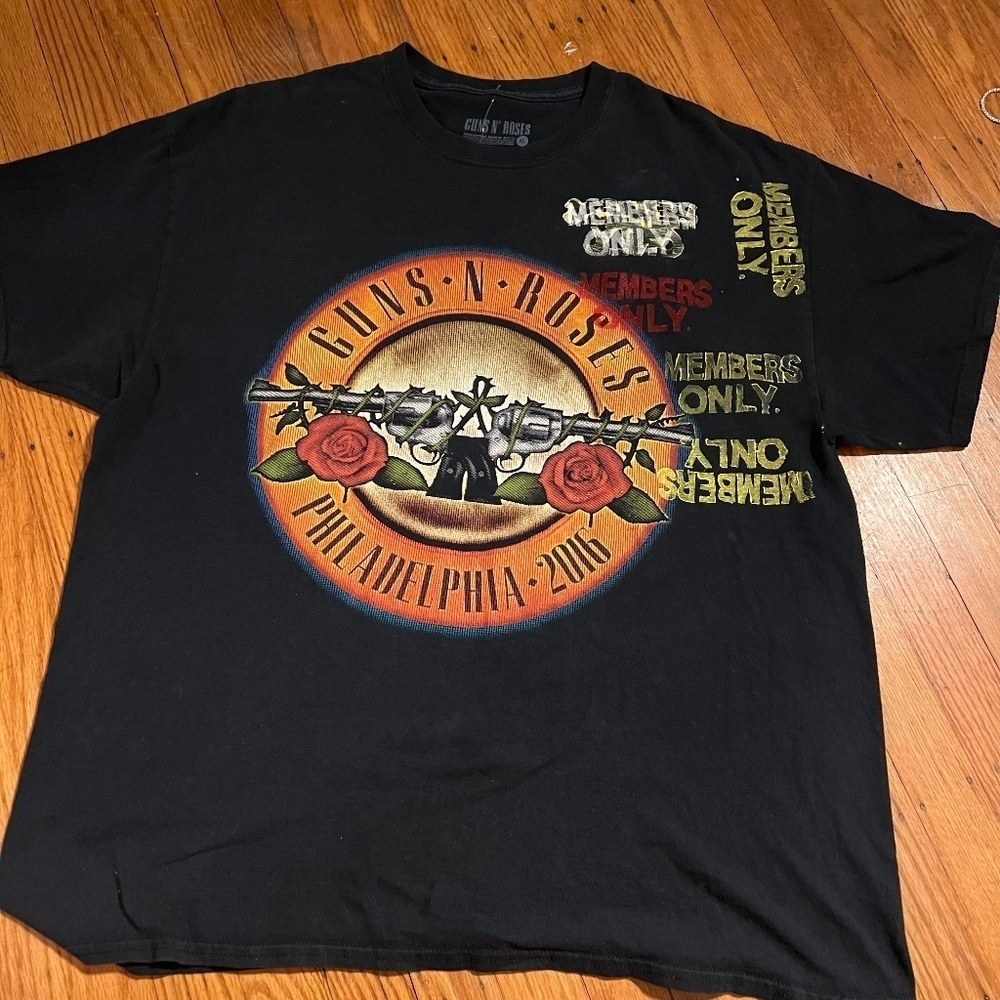 Guns and roses tshirt Philadelphia 2016